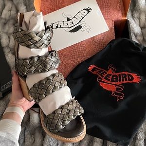 Size 11 Free Bird Sandals